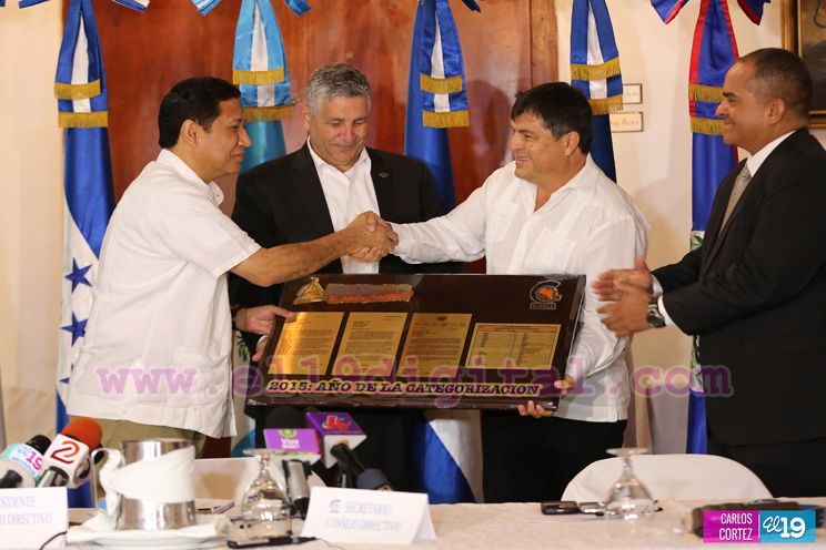 Distinguen a Nicaragua en materia de Aeron&aacute;utica Civil 